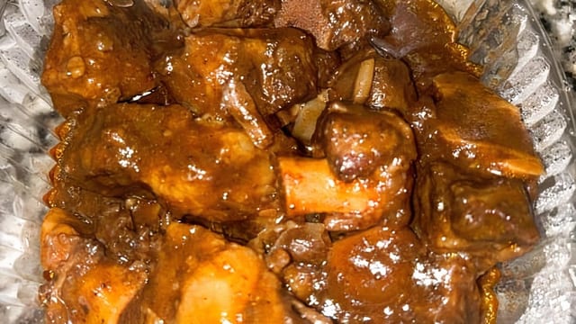 Oxtail 32oz.